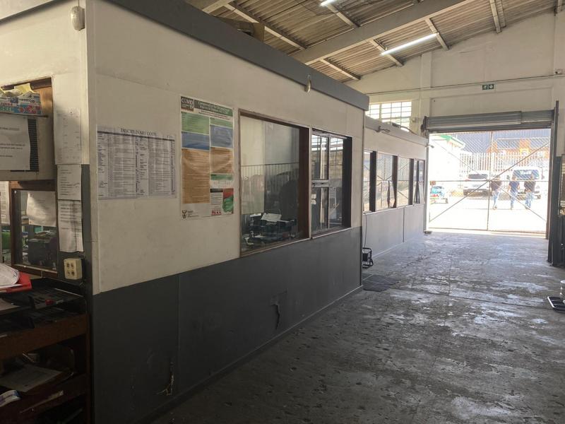 To Let commercial Property for Rent in Sidwell Eastern Cape